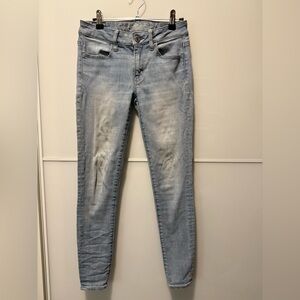 American Eagle Light Wash Skinny Jeans